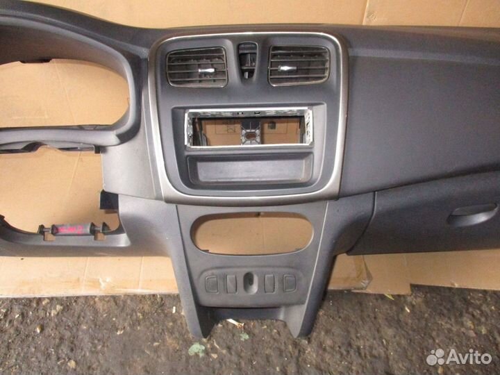 Торпедо Renault Logan 2