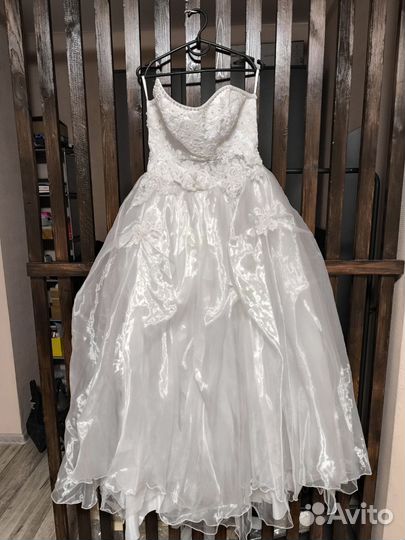 Платья свадебные 7 шт