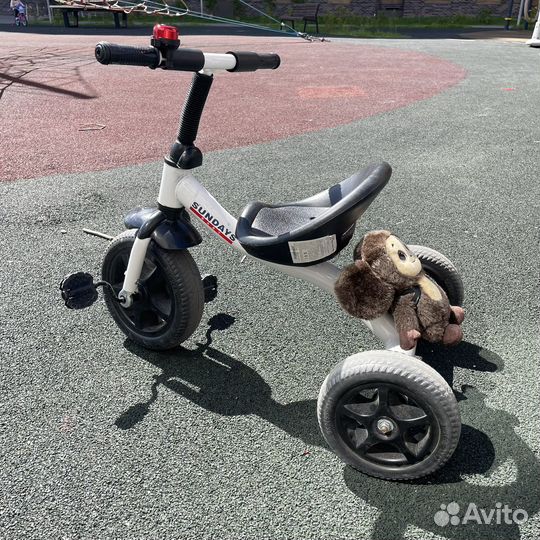 Трехколесный велосипед
