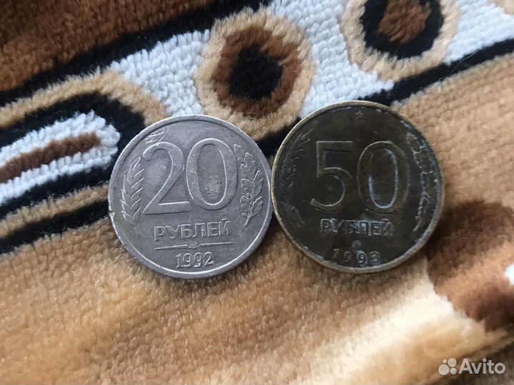 2 старых монеты