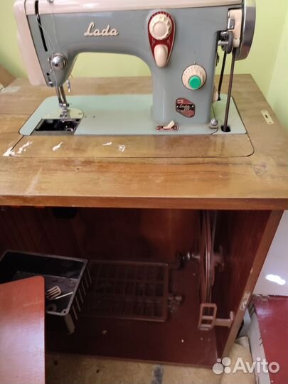 Швейная машина LADA 238