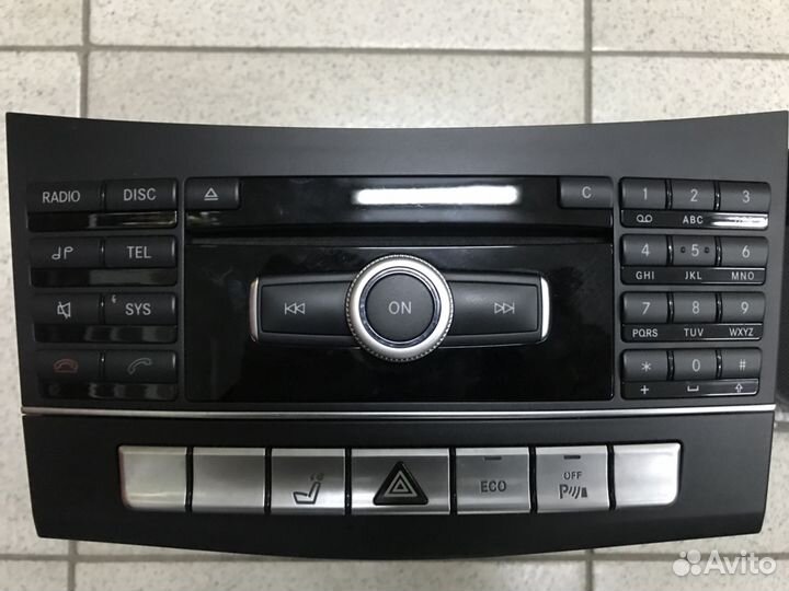 Магнитола с экраном Mercedes W212