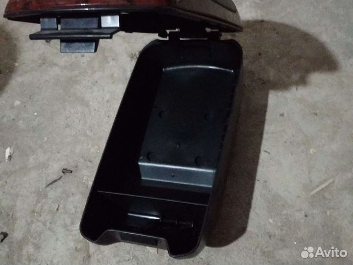 Подлокотник