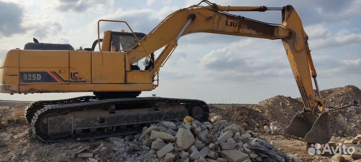 Гусеничный экскаватор LiuGong CLG925D, 2017