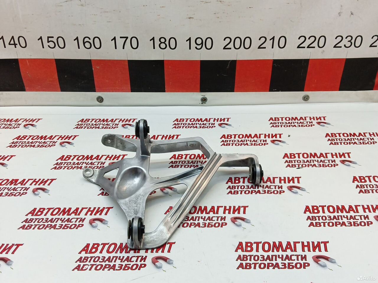 Кронштейн интеркулера правый Lixiang L9 новый