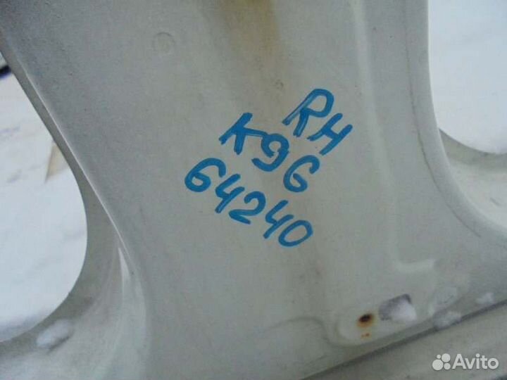 Порог правый Mitsubishi Challenger K99W 6G74 1998