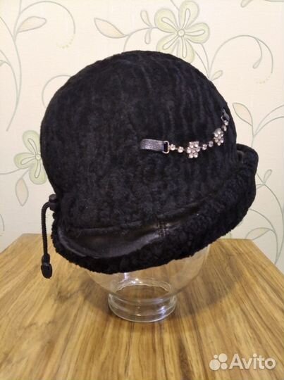 Женская шапка- шляпка