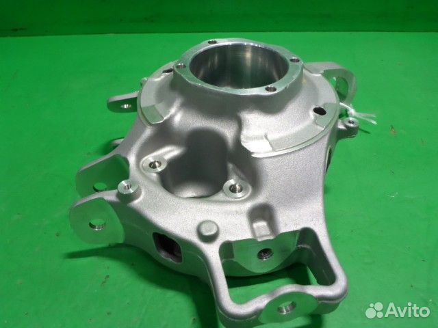 Кулак задний левый Porsche Panamera с 2010г