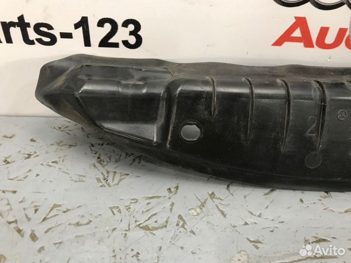 Пыльник крыла передний правый Mercedes-Benz R350 4