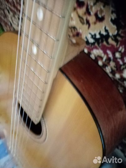 Акустическая гитара