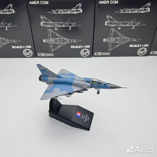 Модель самолёта Dassault Mirage из металла М 1/100
