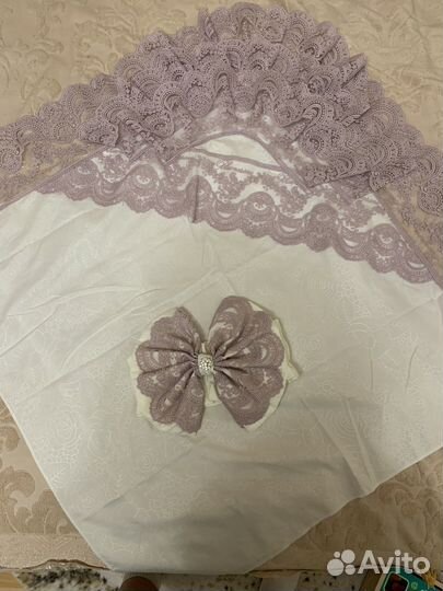 Уголок с кружевом на выписку