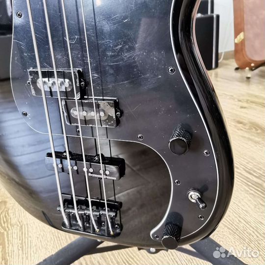 Бас-гитара Fender Duff McKagan Deluxe Precision