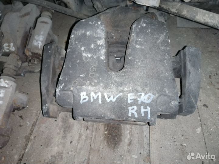 Суппорт передний тормозной Х5 объём 4.8 на бмв Е70