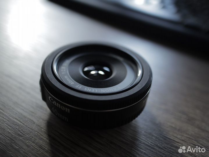 Canon EF 40mm f 2 8 STM