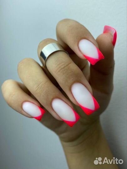 Маникюр с покрытием Наращивание Педикюр
