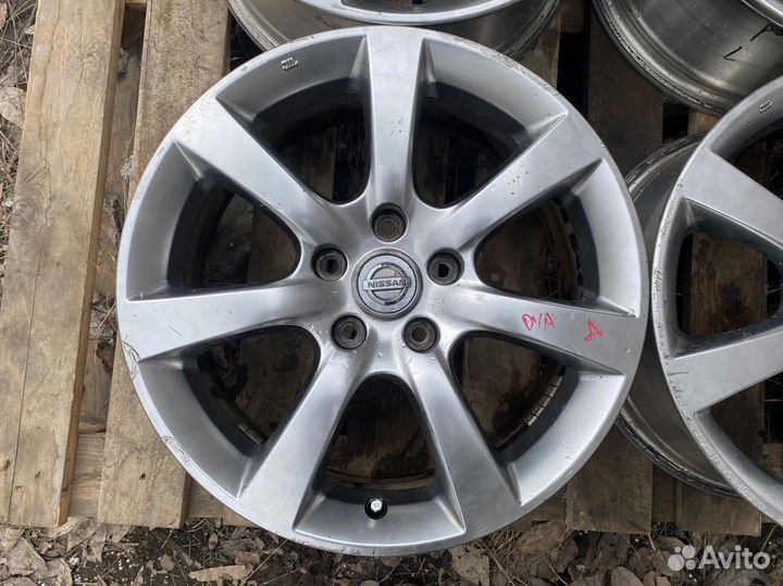 Комплект литых дисков Nissan из Японии б/п по РФ