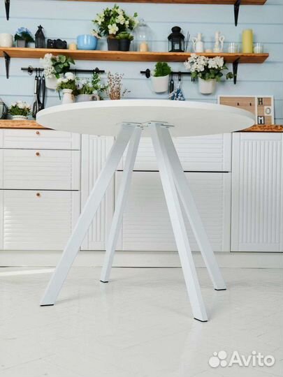 Стол круглый белый обеденный на кухню