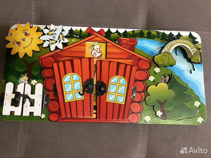 Деревянные игрушки бизиборд