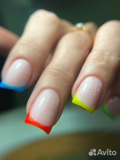 Маникюр и педикюр