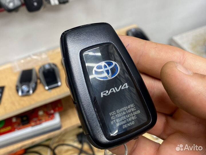 Смарт ключ Тойота Рав4 Рав 4 с багажником USA