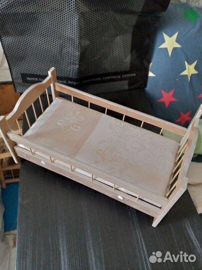 Кровать для Барби или пупсов