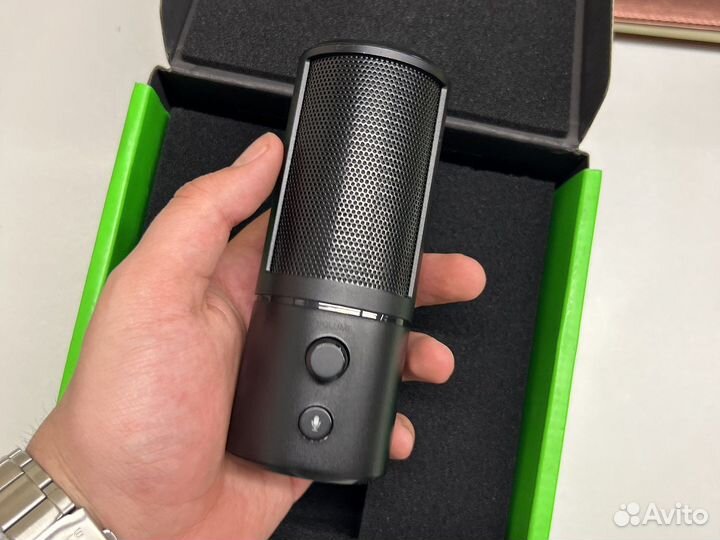 Микрофон Razer Seiren X