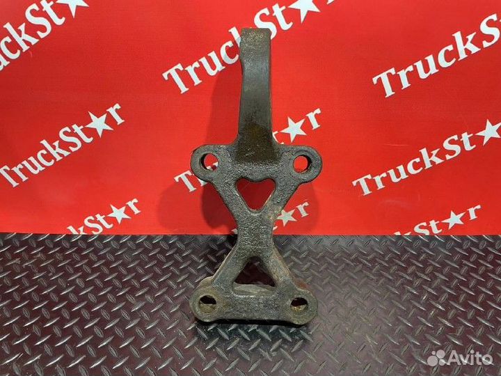 Кронштейн заднего амортизатора левый