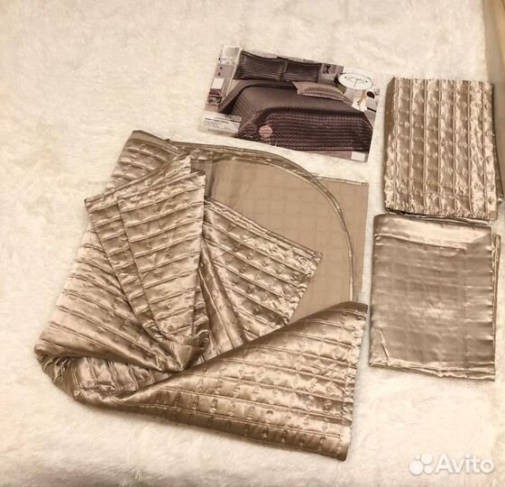 Покрывало на кровать+2 наволочки