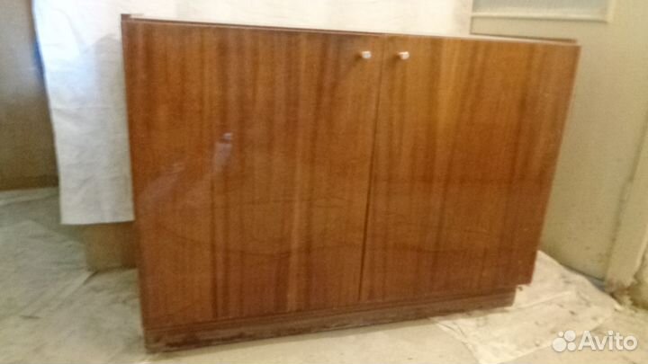 Продаю тумбочку