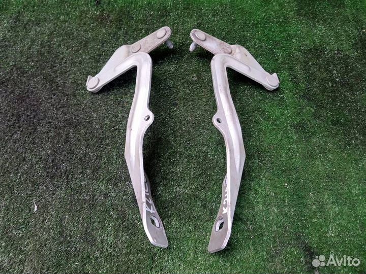 Петля капота Ford Focus 2 (2005-2011)