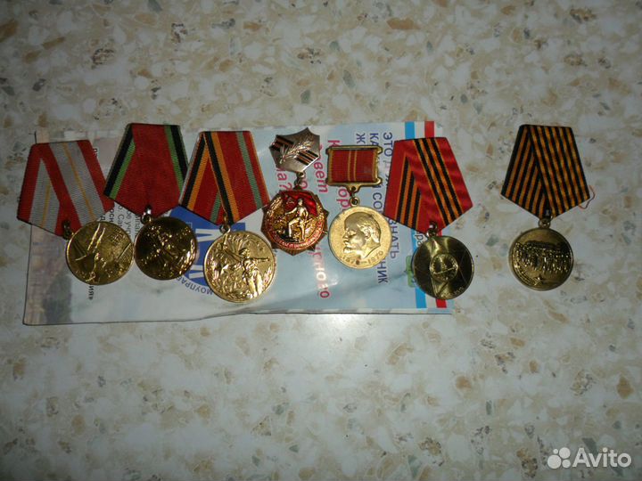 Знаки Военная тематика