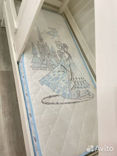 Кровать домик