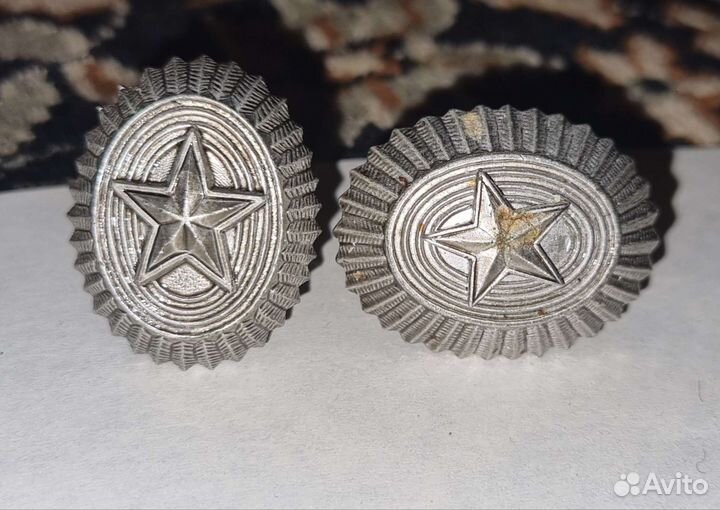 Значки, петлицы, кокарды