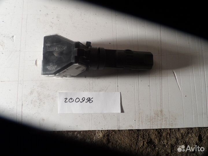 Переключатель поворотов (Nissan Pathfinder)