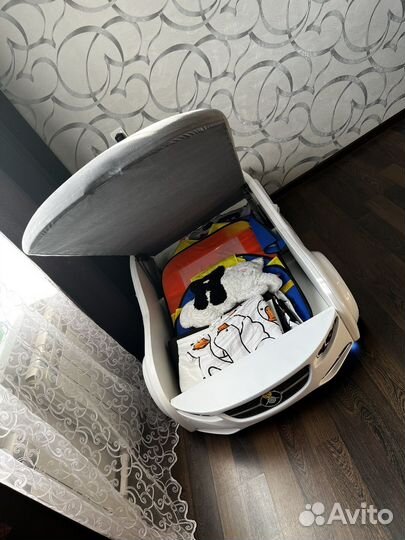 Детская кровать машина с подсветкой