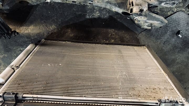 Радиатор двигателя кондиционера диффузор Mazda CX9