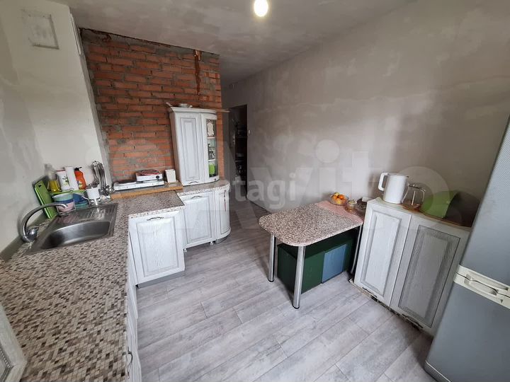 2-к. квартира, 72,7 м², 1/10 эт.