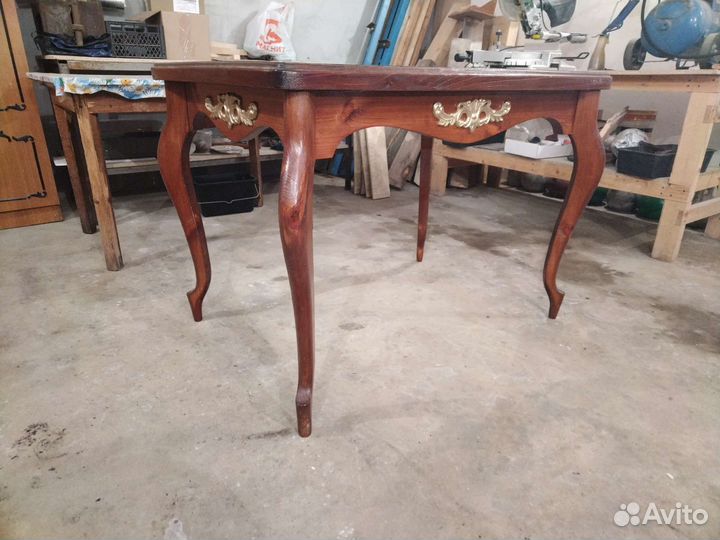 Кухонный стол