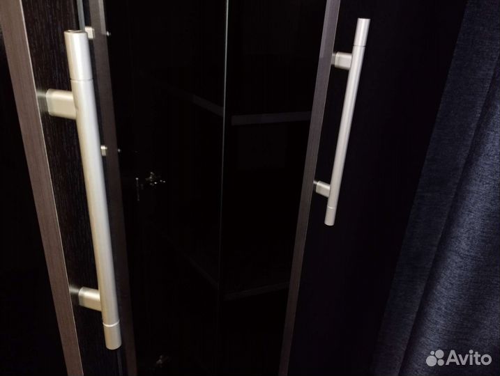 Шкаф с зеркалом