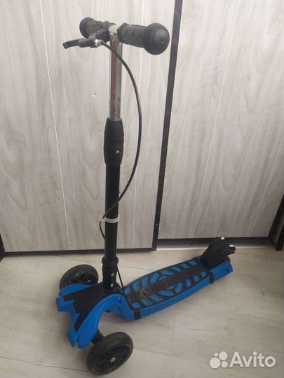 Самокат детский трехколесный
