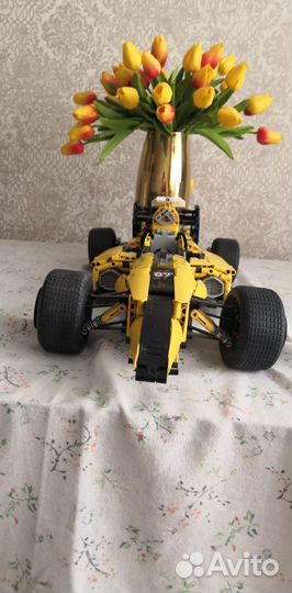 Машина из лего