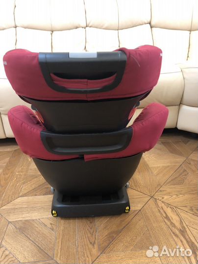 Автомобильное кресло maxi cosi