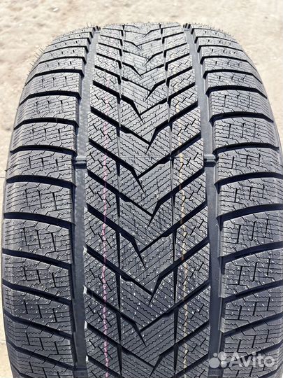 Sonix WinterXPro 999 315/40 R21 108U