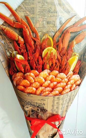 Букет из краба, раков, креветок