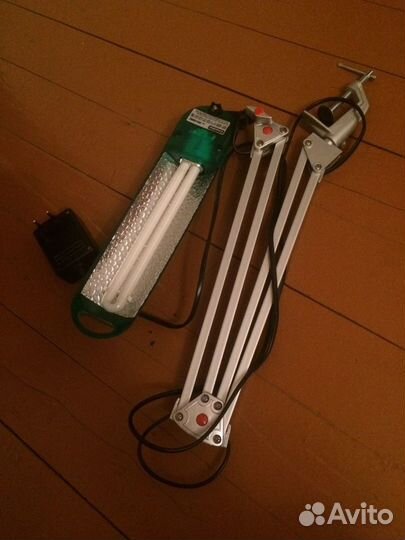 Лампа настольная для маникюра