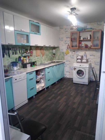 3-к. квартира, 80 м², 1/17 эт.