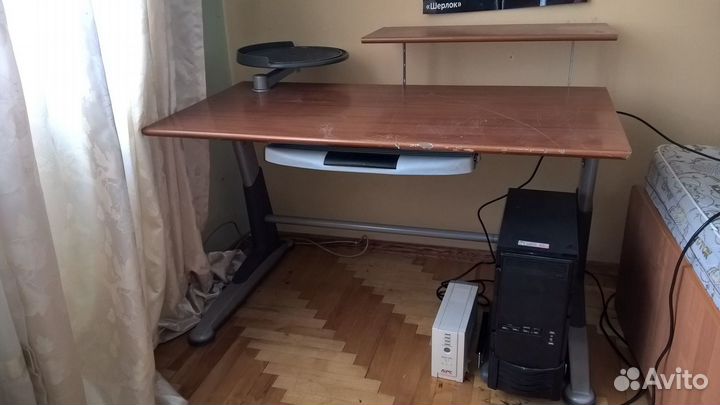 Стол компьютерный