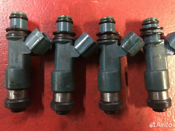 Форсунка Suzuki Grand Vitara j20a