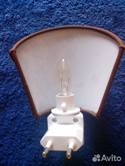 Светильник ночник в розетку новый Россия
